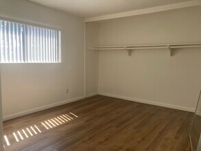 Seville Apartments in Downey, CA - Foto de edificio - Building Photo