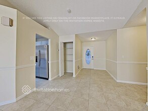 21751 SW 98th Ave in Cutler Bay, FL - Foto de edificio - Building Photo
