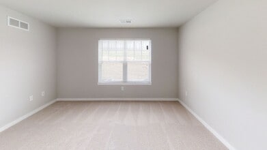 700 Cedar Bluffs Dr in Slinger, WI - Building Photo - Building Photo