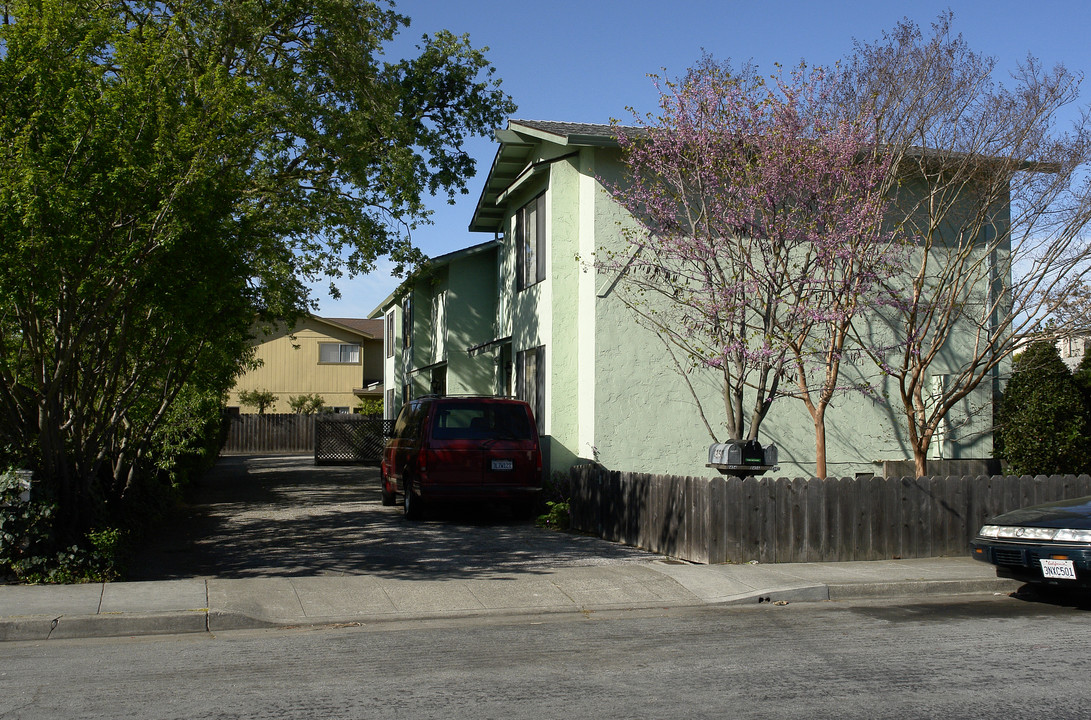 1454 Oxford St in Redwood City, CA - Building Photo