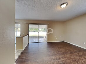 1101 Blufield Ave in Brandon, FL - Building Photo - Building Photo