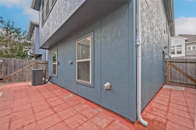 property at 11915 Oakmont Valley Trace