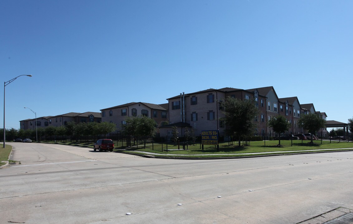 The Manor at Jersey Village in Houston, TX - Foto de edificio