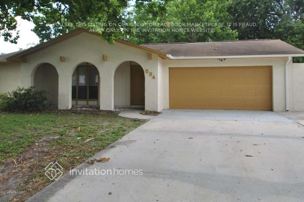 594 William Hooper St in Orange Park, FL - Building Photo