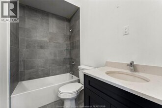 247 Brock St in Amherstburg, ON - Building Photo - Building Photo