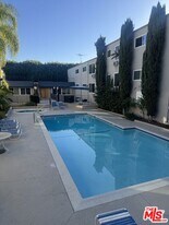 976 Larrabee St in West Hollywood, CA - Building Photo