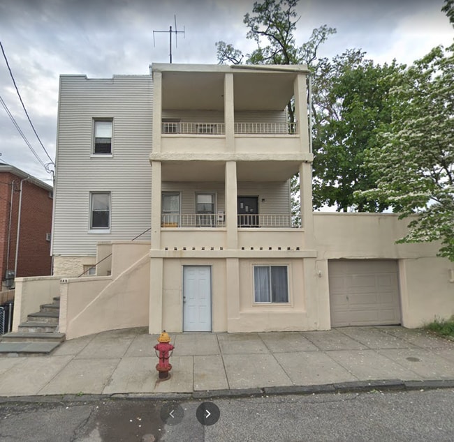 242 Glenhill Ave, Unit 3rd Floor