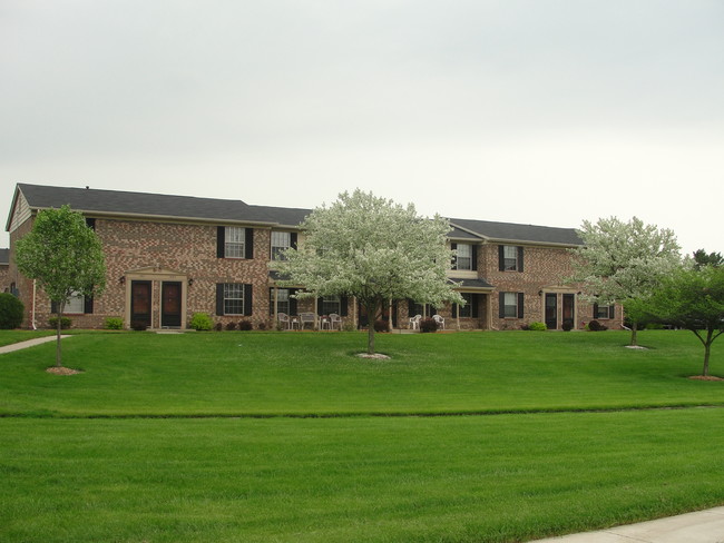 Jamestown Apartments in Valparaiso, IN - Building Photo - Building Photo