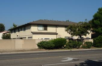 1210 S Sunburst Way in Anaheim, CA - Building Photo - Building Photo