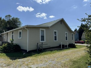 1109 Myrtle St in Charlottesville, VA - Building Photo - Building Photo