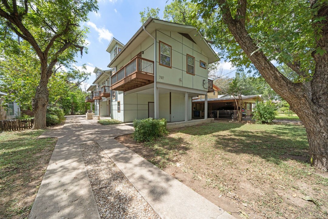 707 E 47th St, Unit B in Austin, TX - Foto de edificio