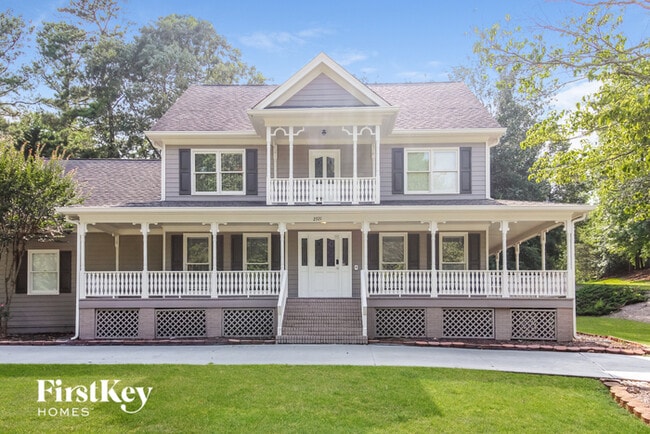 property at 2721 Harvest Dr SE