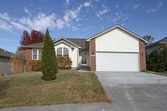 9344 Benziger Dr in Lincoln, NE - Foto de edificio - Building Photo