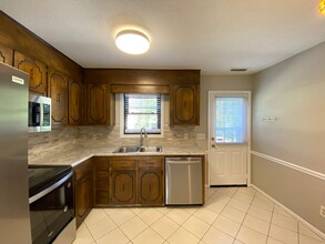 1250 Millerwood Dr in Winston-Salem, NC - Building Photo - Building Photo