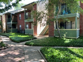 Hidden Timber Apartments in Austin, TX - Foto de edificio - Building Photo