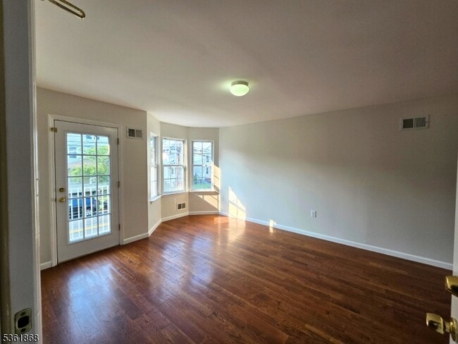 140 Orchard St in Elizabeth, NJ - Building Photo - Building Photo