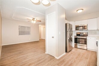 107 Inwood Ct in Winter Springs, FL - Building Photo - Building Photo