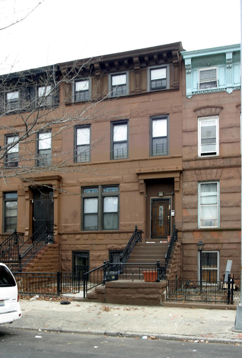 708 Greene Ave in Brooklyn, NY - Building Photo