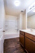 212 Autumn Berry Ln in Brookshire, TX - Foto de edificio - Building Photo