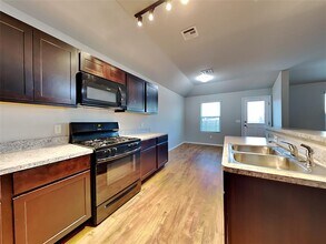 11545 NW 100th St in Yukon, OK - Building Photo - Building Photo