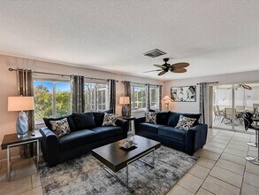 10 Stone Mountain Blvd in Englewood, FL - Building Photo - Building Photo