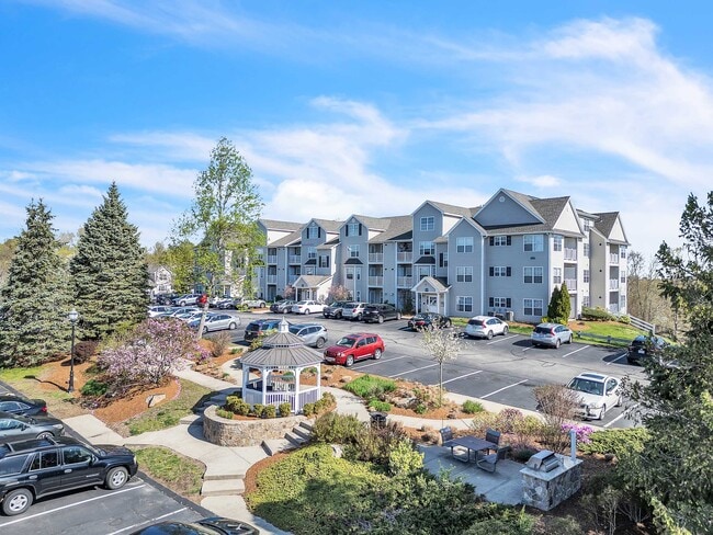 The Ledges in Weymouth, MA - Foto de edificio - Building Photo