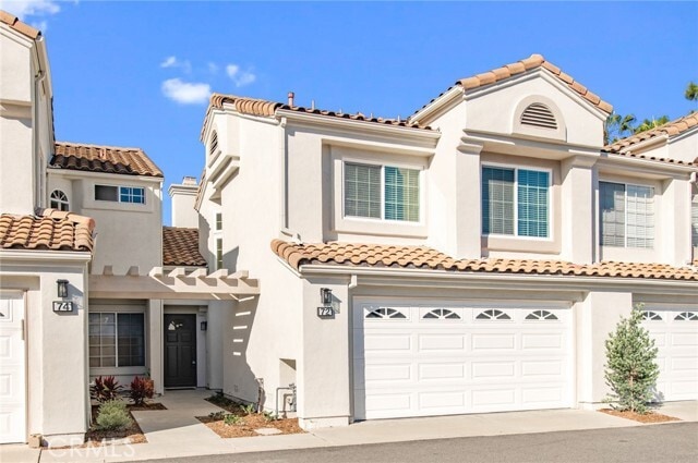 72 Almador in Irvine, CA - Building Photo - Building Photo