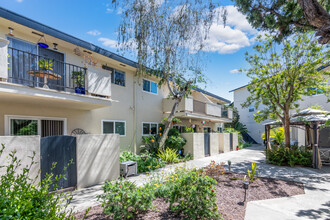 Towne Terrace Apartments in Los Gatos, CA - Building Photo - Building Photo