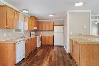 1495 Bear Branch Rd in Jesup, GA - Building Photo - Building Photo