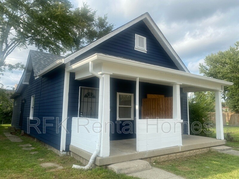 2320 E Brookside Ave in Indianapolis, IN - Building Photo