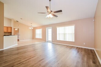 645 Winding Lake Dr in Clermont, FL - Building Photo - Building Photo
