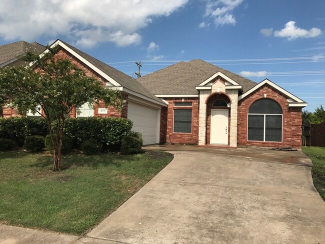 property at 903 Redbud Dr
