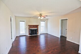 3927 Stella Dr in Clarksville, TN - Building Photo - Building Photo