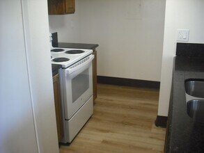 766 W Hemlock St in Port Hueneme, CA - Building Photo - Building Photo