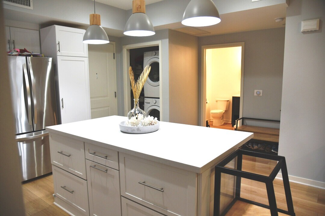 12655 Bluff Creek Dr in Los Angeles, CA - Building Photo