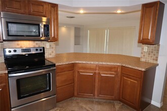 5182 Wilton Ct in North Port, FL - Building Photo - Building Photo