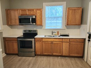 558 Avent St in Rocky Mount, NC - Building Photo - Building Photo