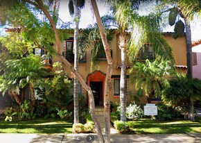 419 Cloverdale Ave in Los Angeles, CA - Building Photo