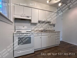 522 N Creyts Rd in Lansing, MI - Building Photo - Building Photo