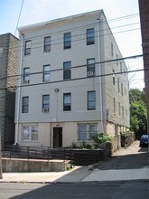 210 Washington St in Mount Vernon, NY - Building Photo - Building Photo