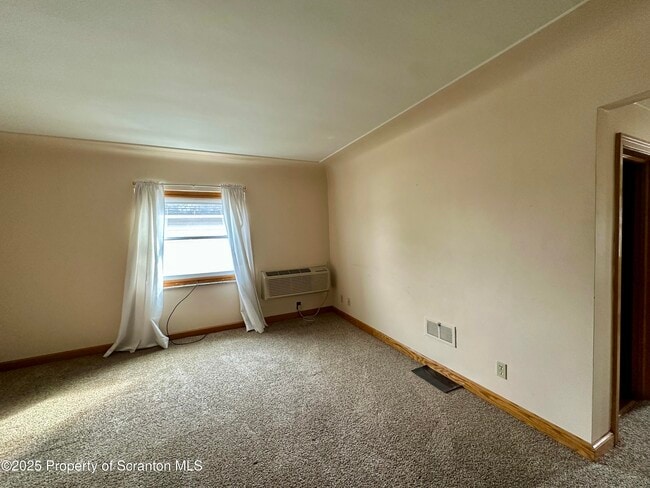 205 Orchard St in Old Forge, PA - Building Photo - Building Photo