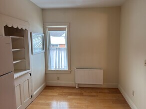 14 Maple St in Shelburne, MA - Building Photo - Building Photo