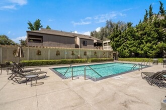 439 Alberto Way in Los Gatos, CA - Building Photo - Building Photo