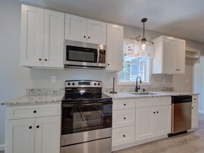 97 Church St in Plainfield, CT - Building Photo - Building Photo