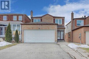 96 Fieldwood Dr in Toronto, ON - Building Photo