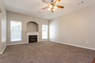 150 Preserve Dr in Newnan, GA - Foto de edificio - Building Photo