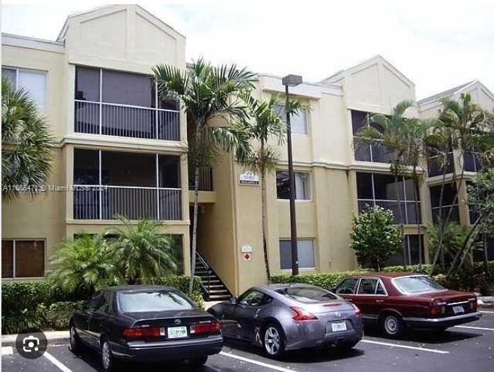 5628 Rock Island Rd, Unit 192 in Tamarac, FL - Foto de edificio