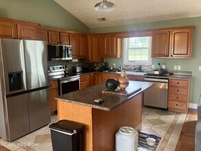 80 Bottle Dr in Elizabethtown, KY - Building Photo - Building Photo