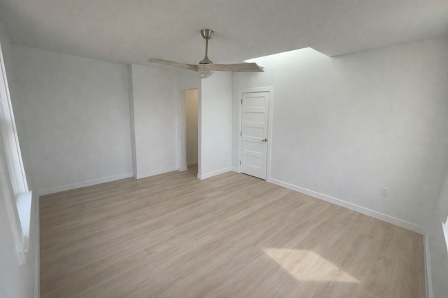 1808 Cleveland Ave, Unit 1808 unit 3 in Norwood, OH - Building Photo - Building Photo