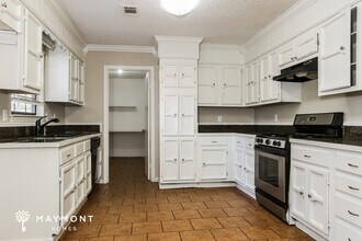 17 Greenbrier Dr in Benton, AR - Building Photo - Building Photo